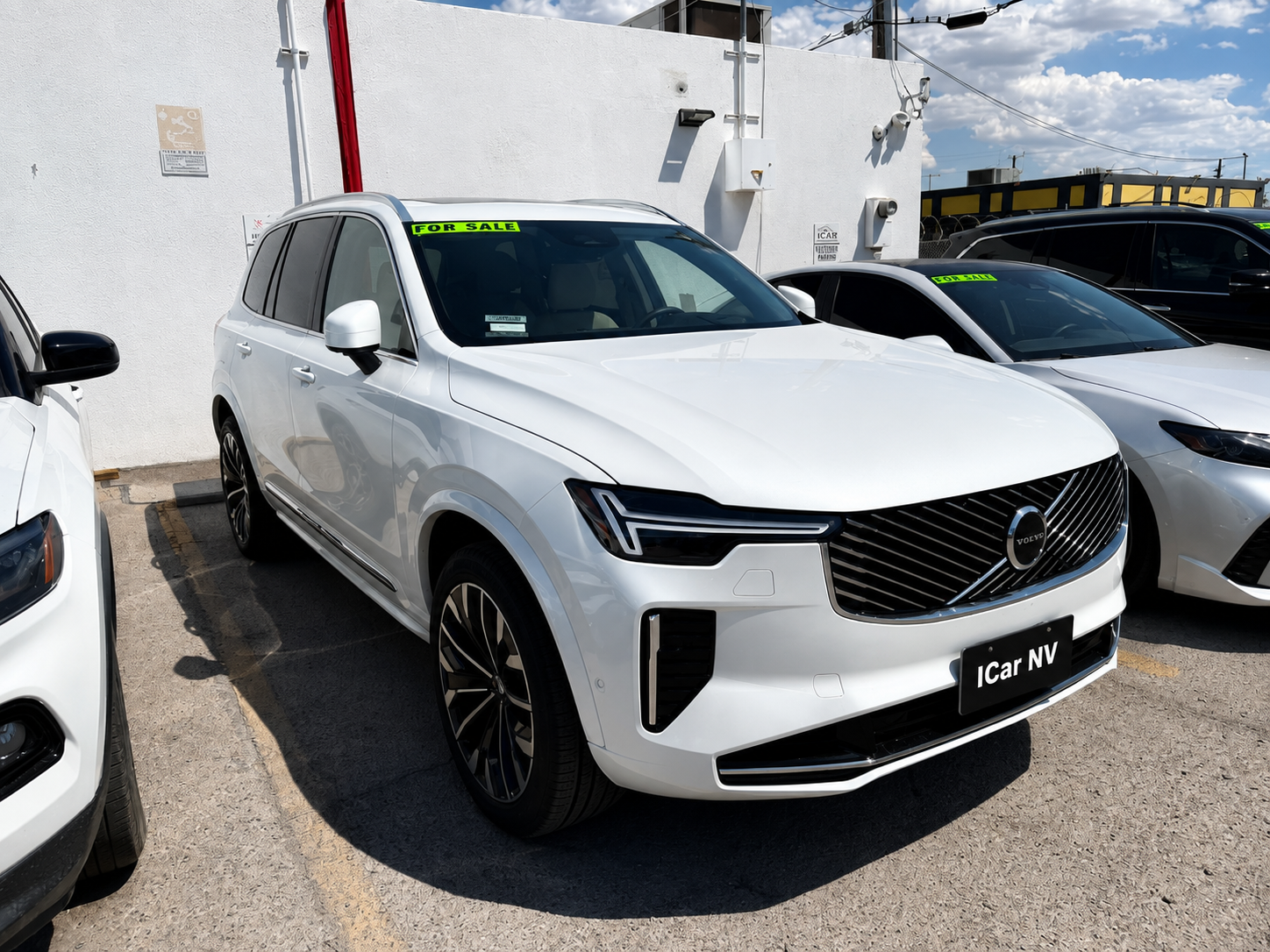 White Volvo SUV at ICar Auto Sales